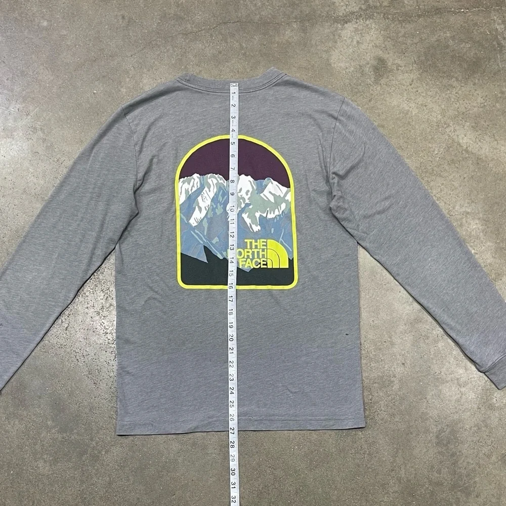 The North Face Gray Graphic Crew Neck Long Sleeve Shirt